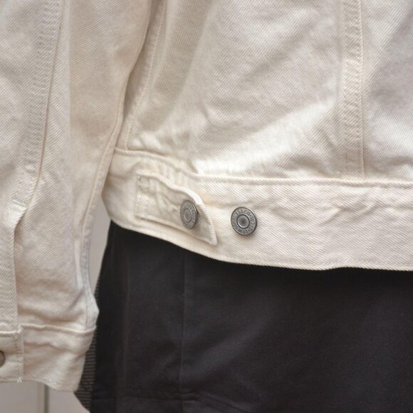 Levi's Women's Denim Ex Boyfriend Trucker Jacket in Beige BNWT XL - Picture 8 of 8